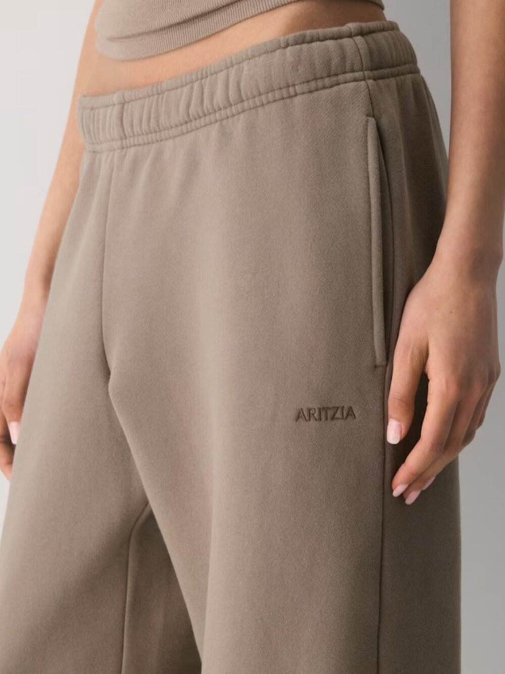 NWT Aritzia Sweatfleece MEGA STRAIGHT pants Nomad Taupe XL